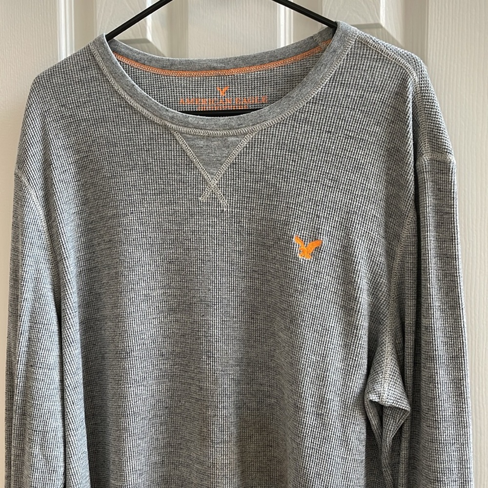 American Eagle Outfitters Light Gray Long Sleeve Shirt